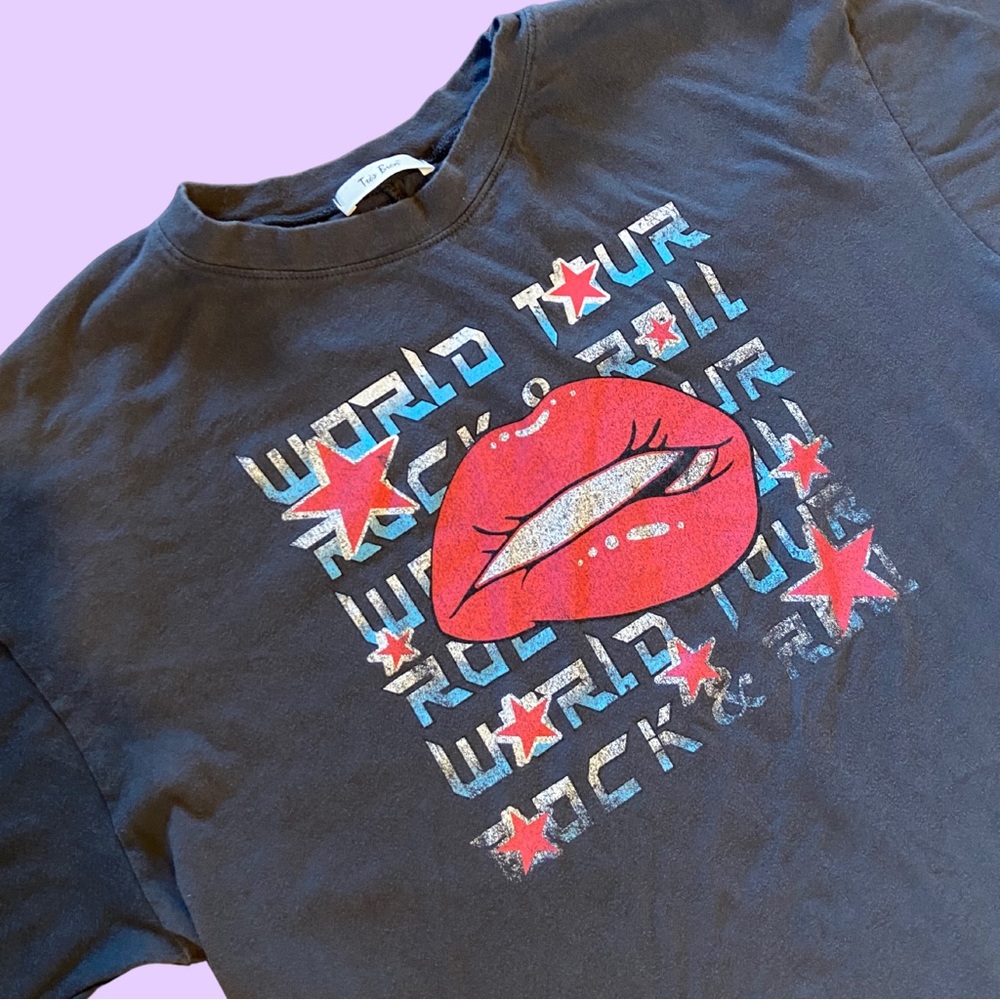 World Tour Rock & Roll Graphic T Shirt 🔥
